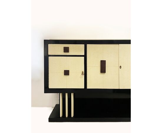 Credenza Decò - legno ebanizzato, pergamena e galuchat