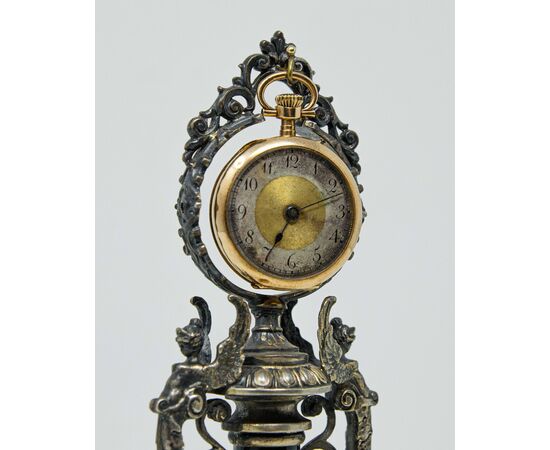 Germania, fine XIX, inizio XX secolo, Portaorologio con putti musicanti