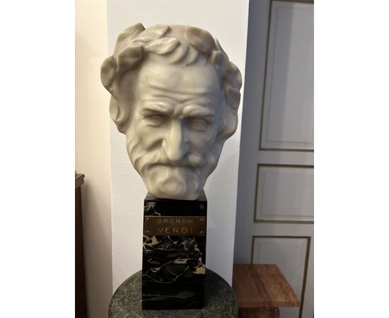 Testa di Giuseppe Verdi in marmo bianco "GRONCHI"