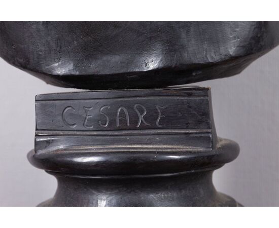 Grande busto di bronzo del Imperatore "G. Cesare"