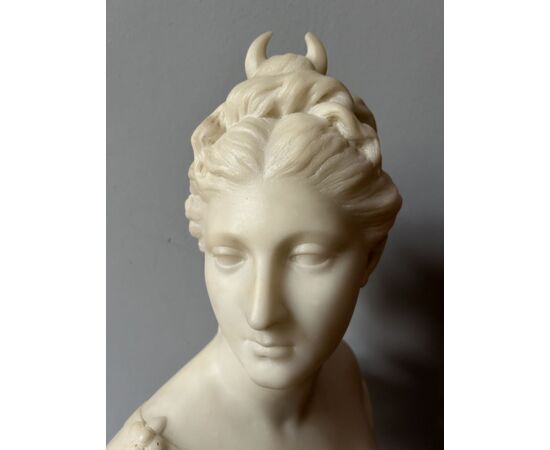 Busto di marmo bianco "DIANA"