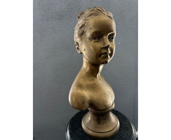 Busto di una ragazza giovane, bronzo