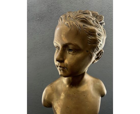 Busto di una ragazza giovane, bronzo