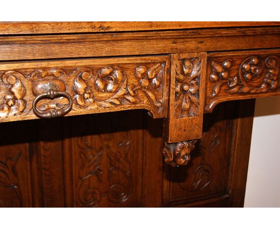 Credenza Vetrina francese stile Enrico II in legno di rovere con ricchi intagli