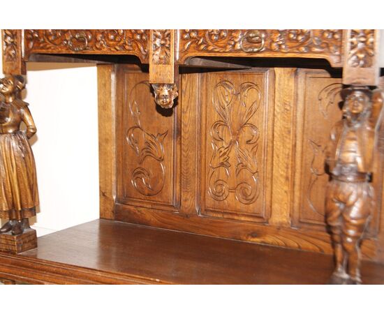 Credenza Vetrina francese stile Enrico II in legno di rovere con ricchi intagli