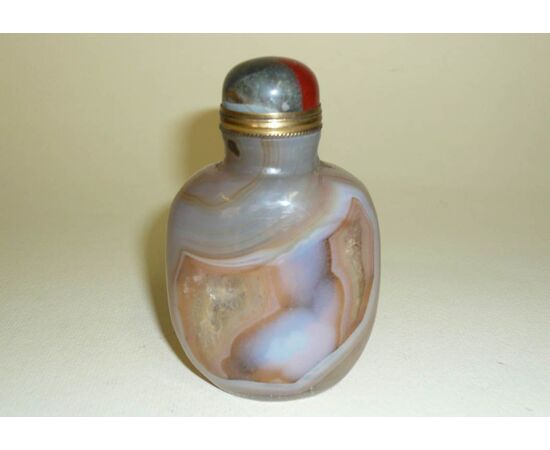 Snuff bottle