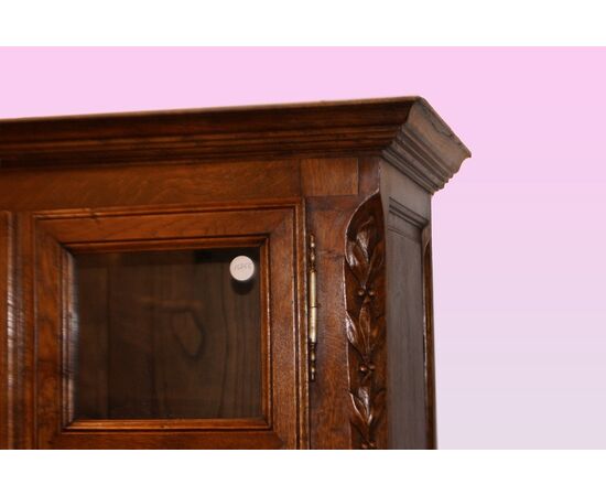 Credenza Vetrina francese stile Enrico II in legno di rovere con ricchi intagli