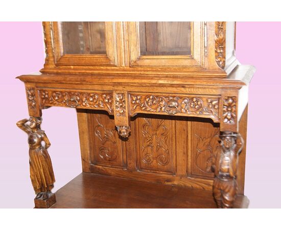 Credenza Vetrina francese stile Enrico II in legno di rovere con ricchi intagli