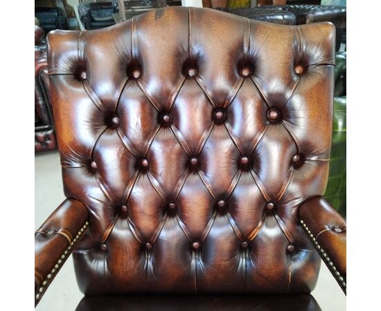 Poltrona chesterfield Director girevole vintage da scrivania in pelle marrone 