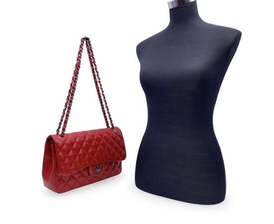 CHANEL Borsa a Tracolla in Pelle Col. Rosso Timeless/Classique M