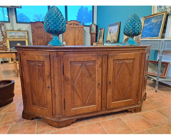 Credenza scantonata in ciliegio a 4 porte  del '700