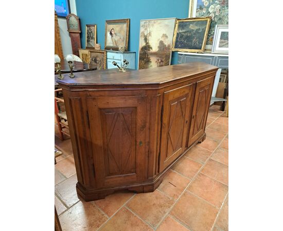 Credenza scantonata in ciliegio a 4 porte  del '700