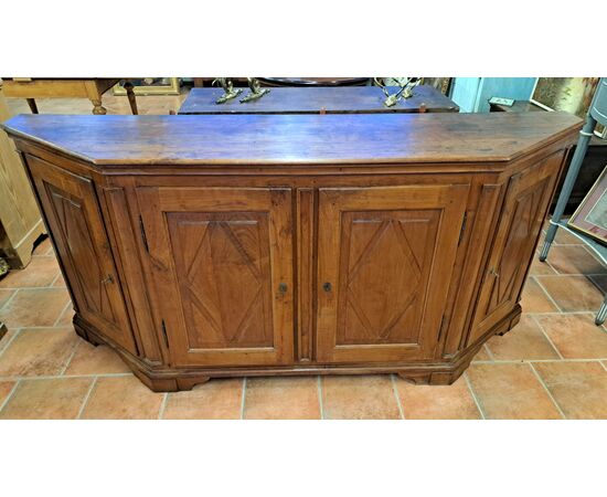 Credenza scantonata in ciliegio a 4 porte  del '700