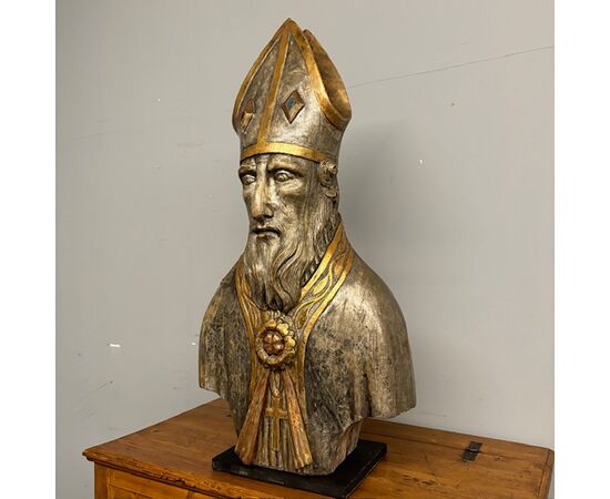 Antico grande busto scultura  San Nicola XVII sec argento e doratura a mecca . Mis 102 x 53 . Prof cm 25 