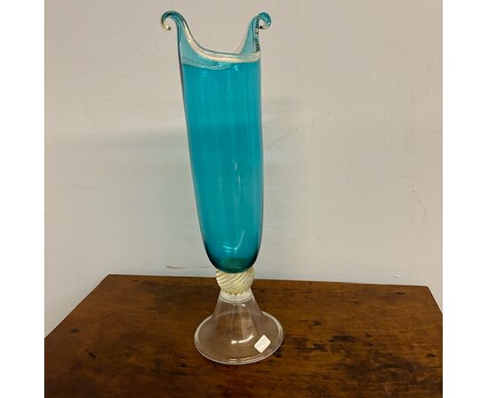 Vaso in vetro Murano color Turchese e oro . firmato inciso Murrina . Altezza cm 36 