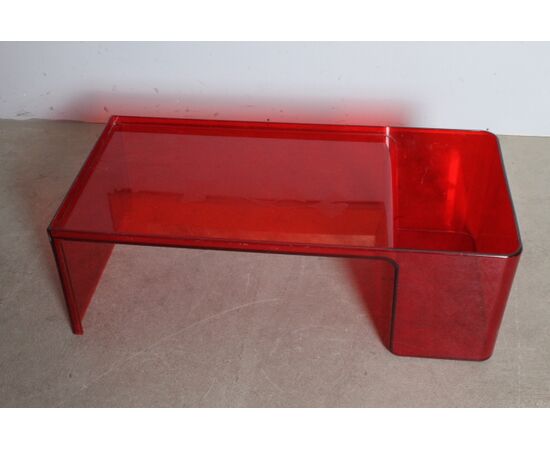 Tavolino da salotto/fumo Kartell 1980   “Usame “design Patricia Urquiola.  Mis 85 x 41 . h 28 