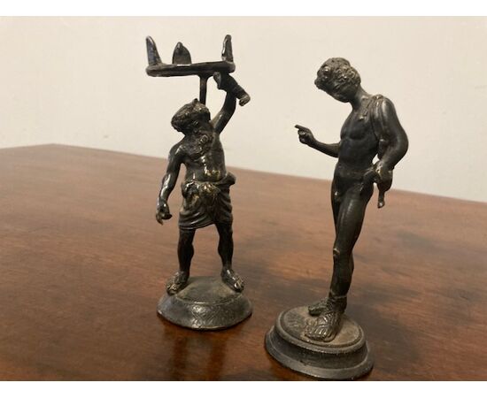 Antica coppia di personaggi in bronzo primi 800 . figure classiche 