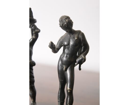 Antica coppia di personaggi in bronzo primi 800 . figure classiche 