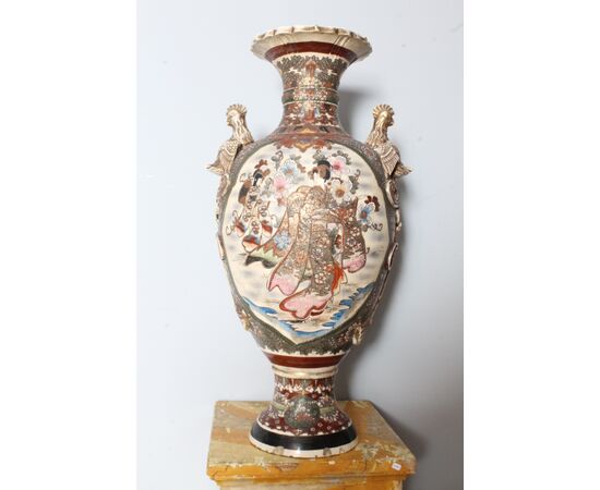 Enorme Vaso Giappone Imperial Satsuma, epoca Meiji, ultimo terzo secolo XIX ceramica ! h 78 firmato alla base 