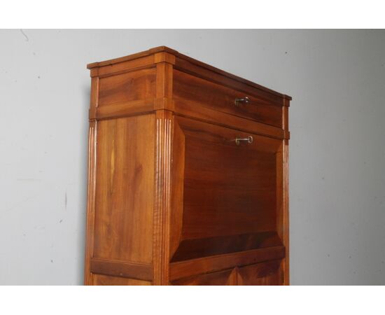 Antico secretaire ribalta in noce fine 700 . Luigi XVI . Mis 95 x 39 h 139. Restaurato 