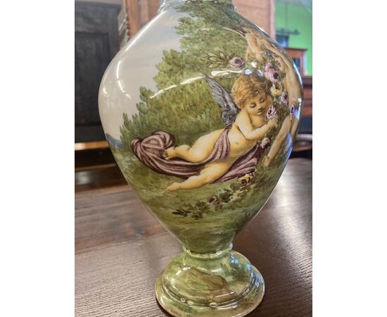 Antico vaso Con Putti manifattura Ginori epoca 1850 . Mis Altezza cm 35