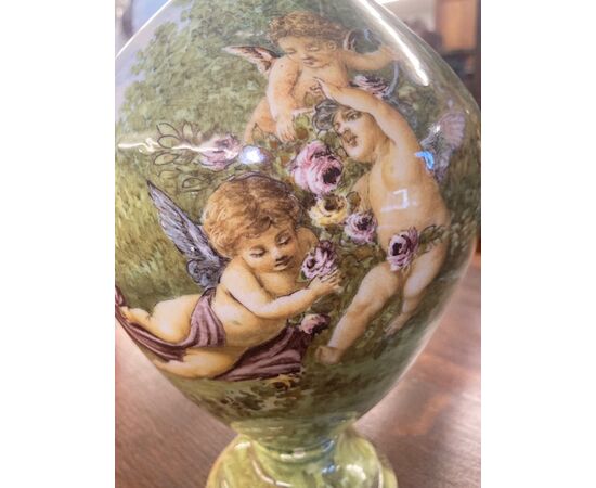 Antico vaso Con Putti manifattura Ginori epoca 1850 . Mis Altezza cm 35