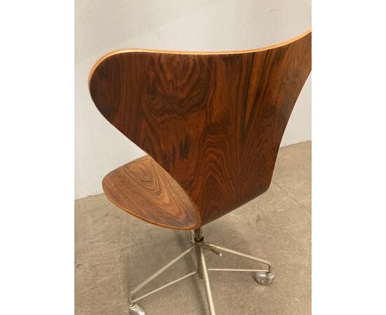 Sedia Arne Jacobsen for FRITZ Hansen 3117 ANNO 1955 girevole. Design unico Danimarca