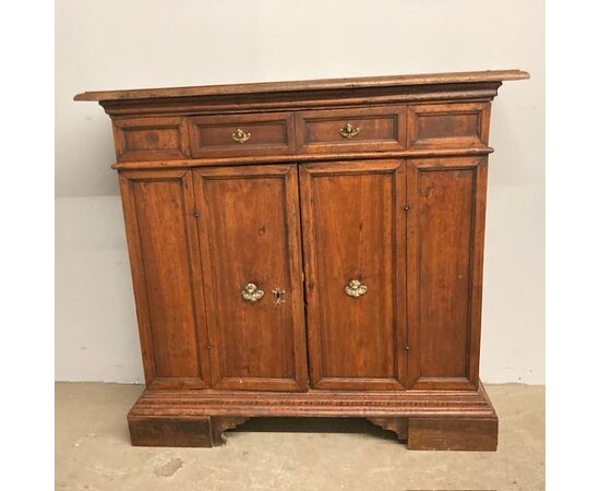 Antica credenza stipo Bologna XVII sec .noce mis 126 x cm 40. H 115 