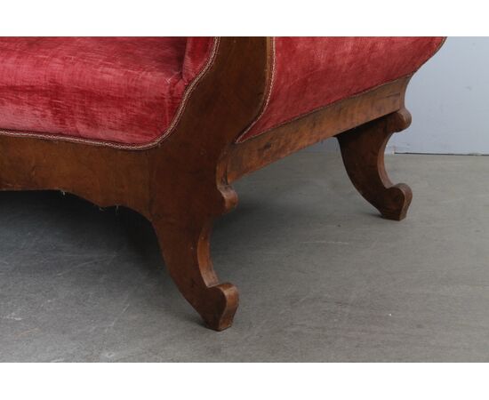 Antico divano Luigi Filippo 1850  noce  elegante. Velluto rosso . Mis L 193 x 68 