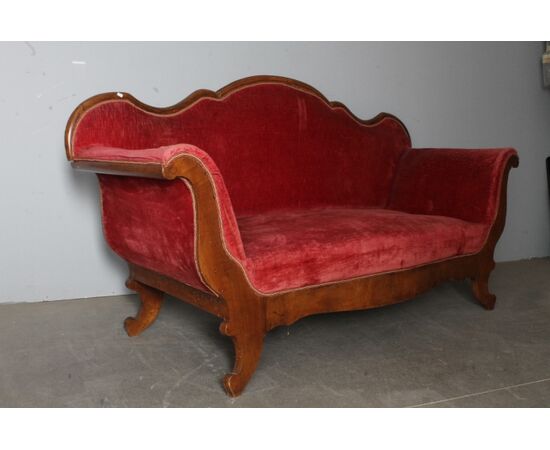 Antico divano Luigi Filippo 1850  noce  elegante. Velluto rosso . Mis L 193 x 68 