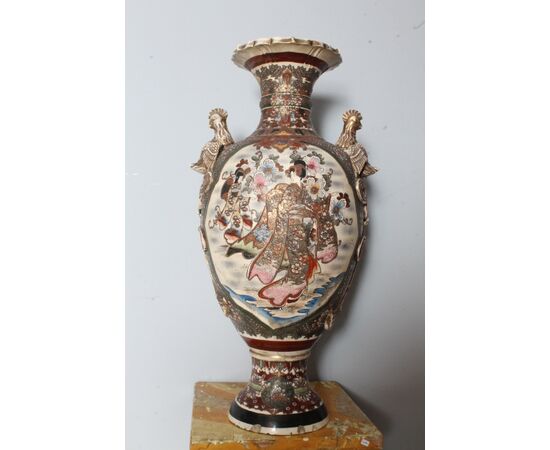 Enorme Vaso Giappone Imperial Satsuma, epoca Meiji, ultimo terzo secolo XIX ceramica ! h 78 firmato alla base 