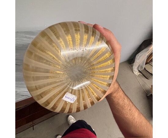 Straordinario vaso in vetro Lattimo oro Barovier e Toso Murano 1970 . Altezza cm 36 . Perfette condizioni 