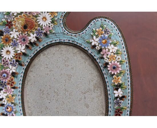 Antica Cornice  Liberty 1930  realizzata in micro mosaico floreale in pietre dure. Mis 15 x 10