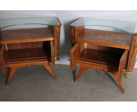 Antica Coppia comodini 1945 art deco noce. Milano . Top in vetro . Mis 70 x 33 x h 62 