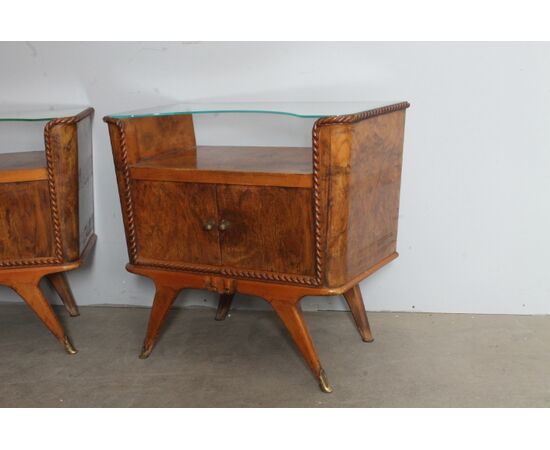 Antica Coppia comodini 1945 art deco noce. Milano . Top in vetro . Mis 70 x 33 x h 62 