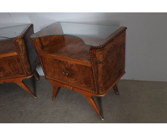 Antica Coppia comodini 1945 art deco noce. Milano . Top in vetro . Mis 70 x 33 x h 62 