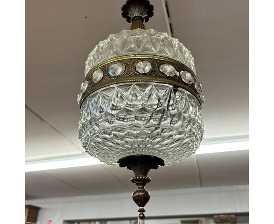 l.ampadario chandelier a sospensione anni 60 , in vetro e ottone . 