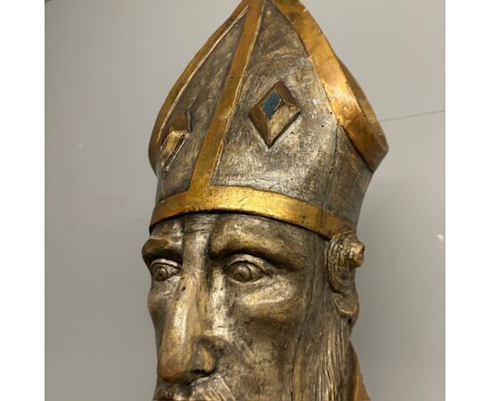 Antico grande busto scultura  San Nicola XVII sec argento e doratura a mecca . Mis 102 x 53 . Prof cm 25 