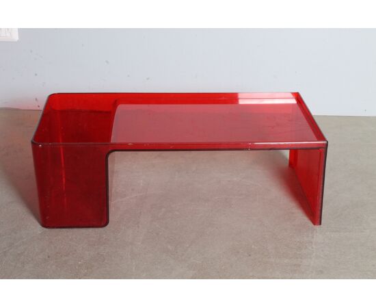 Tavolino da salotto/fumo Kartell 1980   “Usame “design Patricia Urquiola.  Mis 85 x 41 . h 28 