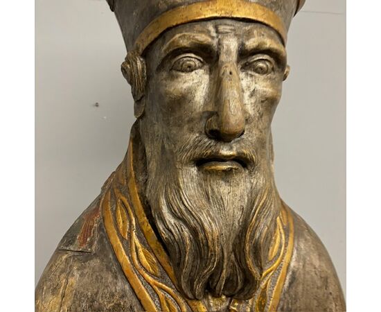 Antico grande busto scultura  San Nicola XVII sec argento e doratura a mecca . Mis 102 x 53 . Prof cm 25 