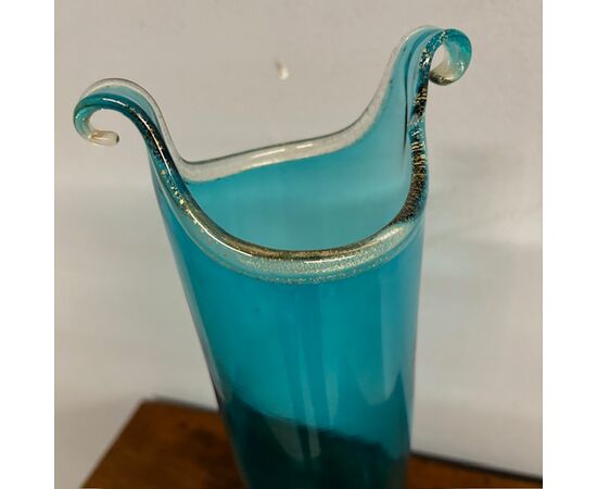 Vaso in vetro Murano color Turchese e oro . firmato inciso Murrina . Altezza cm 36 