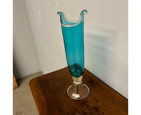 Vaso in vetro Murano color Turchese e oro . firmato inciso Murrina . Altezza cm 36 