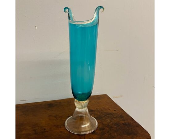 Vaso in vetro Murano color Turchese e oro . firmato inciso Murrina . Altezza cm 36 