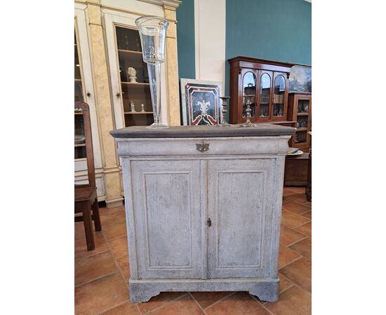 Credenza dell'Ottocento dipinta