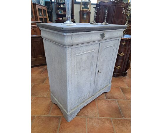 Credenza dell'Ottocento dipinta