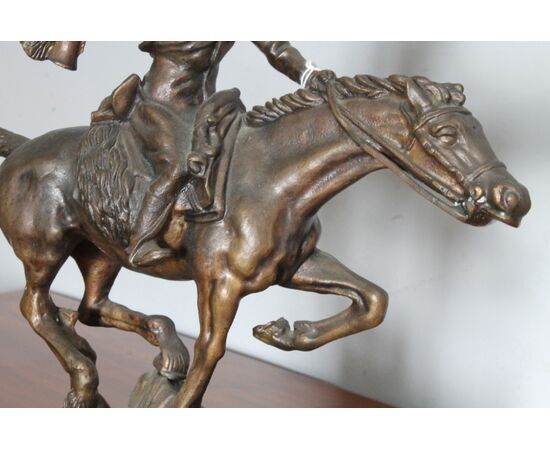 Antico Bronzo Bersagliere a cavallo epoca fine 800   . mis h cm 32 L 36 