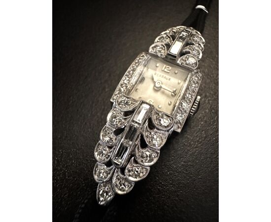 Orologio  in  Platino  con  Diamanti 2 ct.