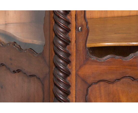 Walnut display cabinet with cherry wood interiors, original glassware, from Tuscany of the mid 19th century     