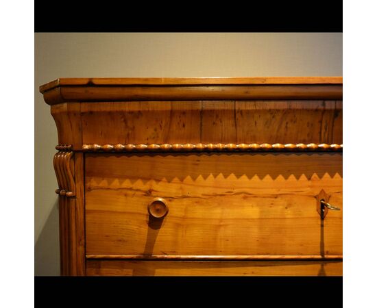 Chest of drawers in Tuscan cherry     