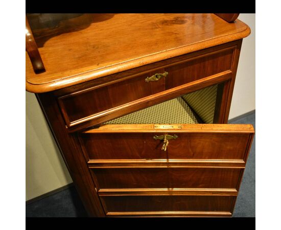 Cabinet in Tuscan walnut     